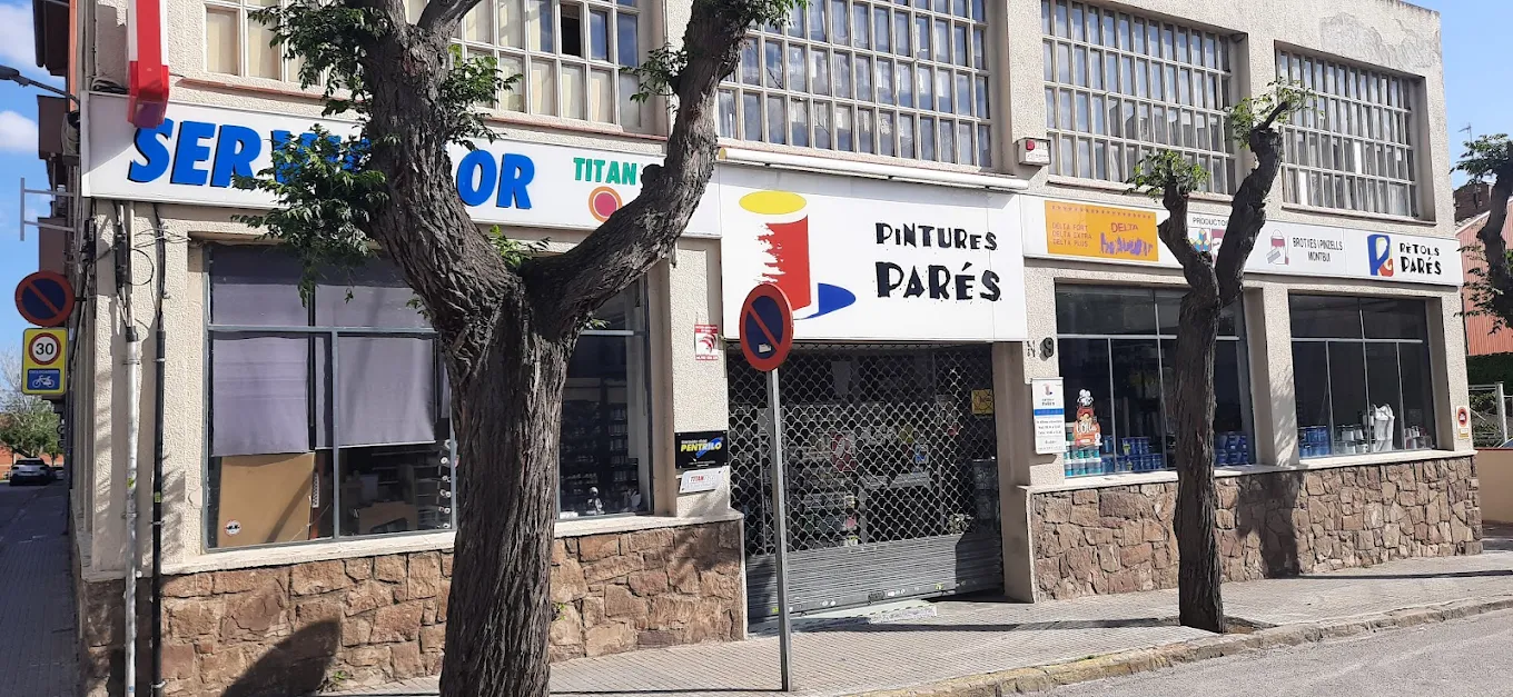 Interior de la botiga Pintures Parés a Caldes de Montbui, Vallès Oriental